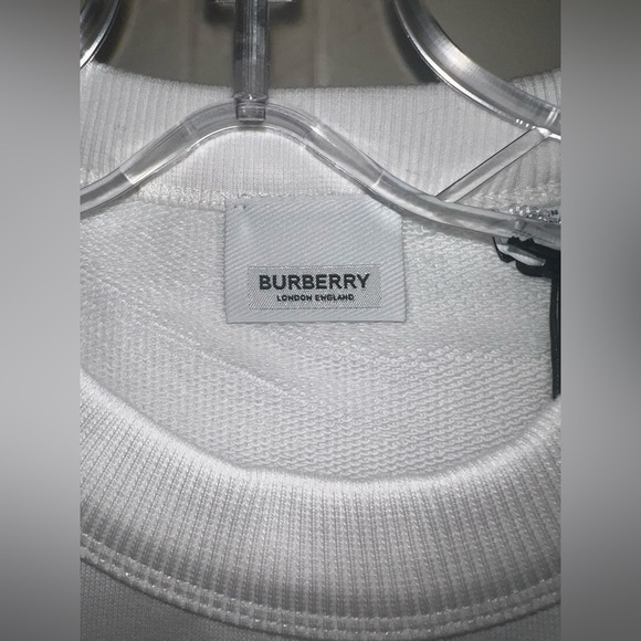 Burberry White Logo Embroidered Cropped Crewneck | White | Size Small | NWT - Picture 4 of 7